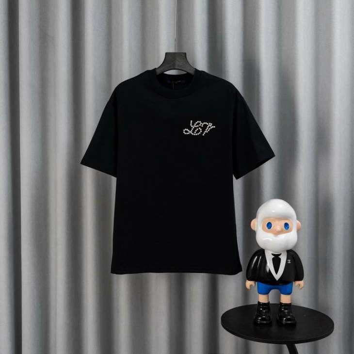 Picture of Louis Vuitton T Shirts Short _SKULVS-2XLaztxQ2957825